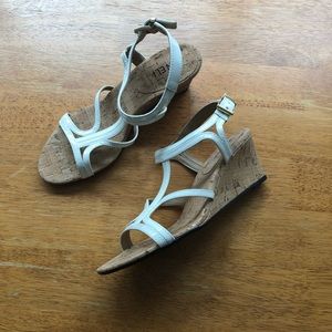 Vaneli White Wedges